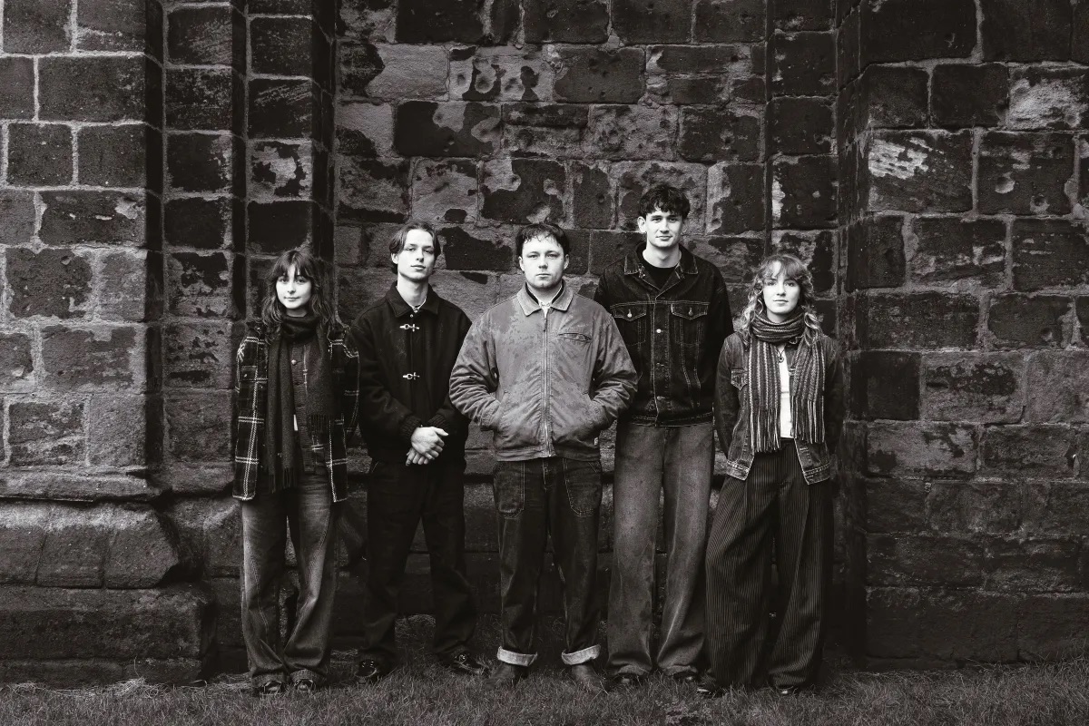 REVIEW: OXFORD COMMA – TETHER